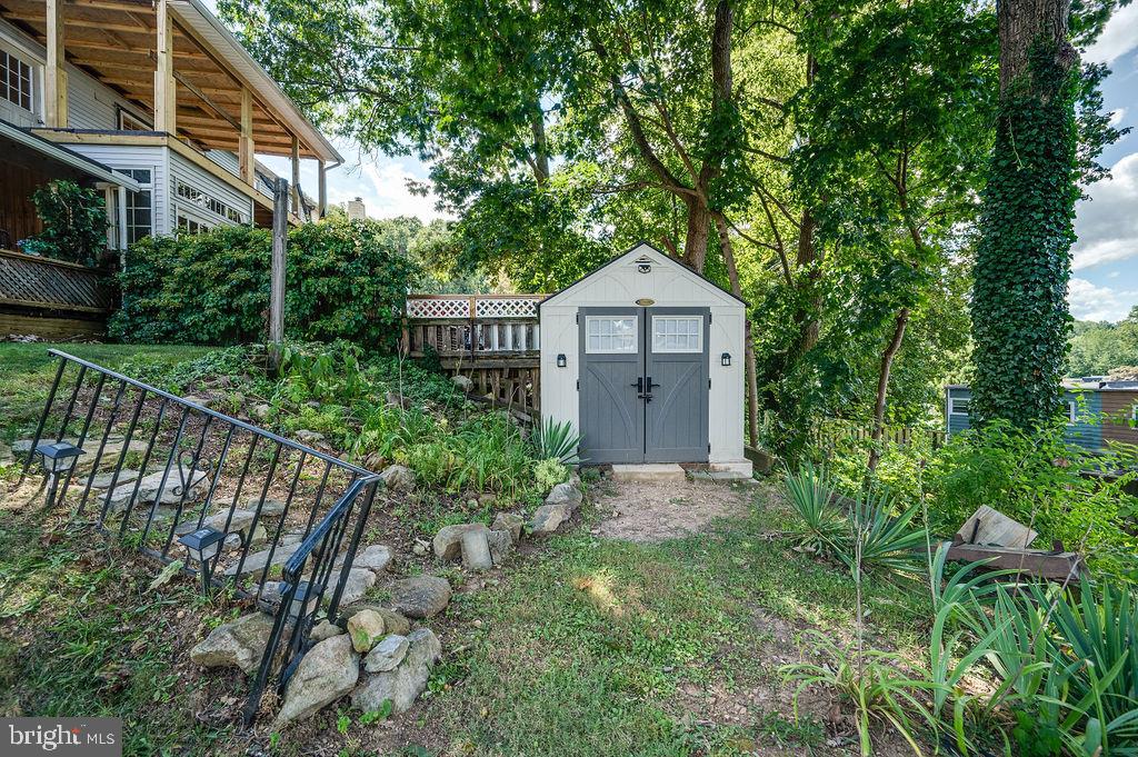 1261 Fox Run Reading, PA 19606 - Photo 43 of 46 a view of a garden with a fountain