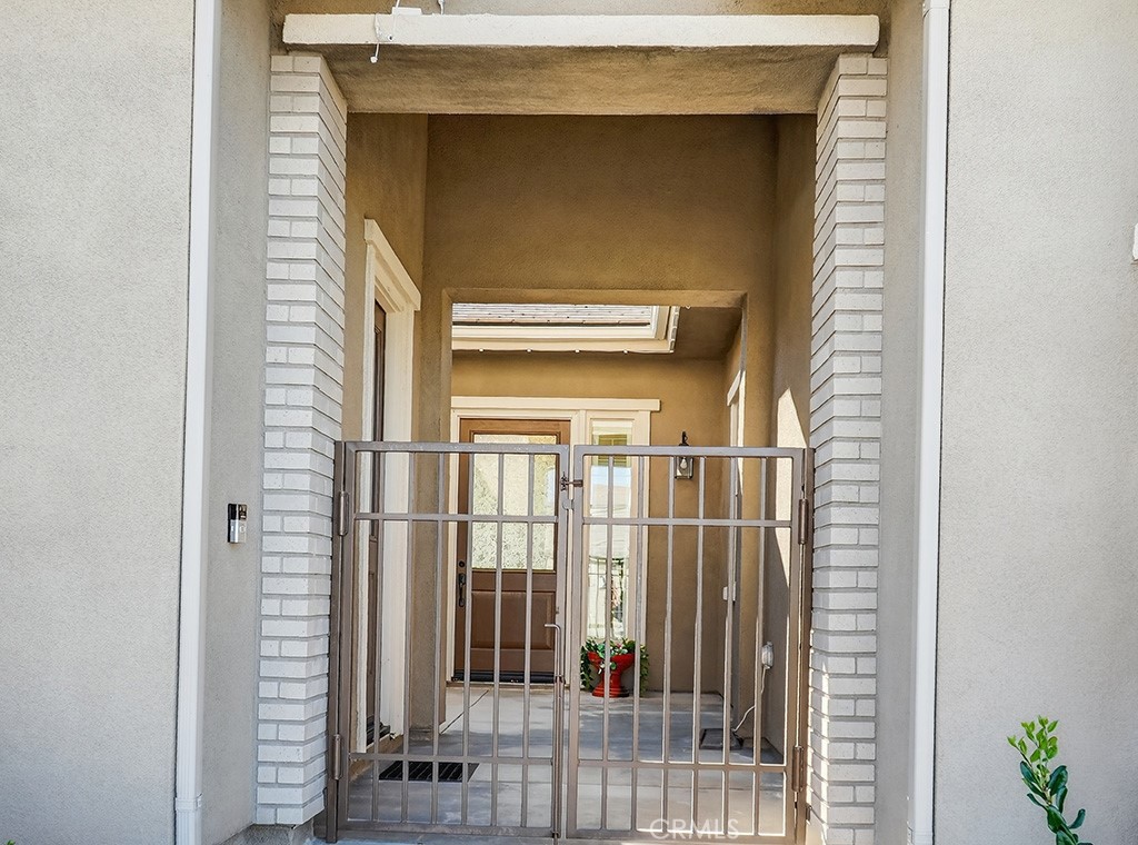 32441 Toyon Road Temecula, CA 92591 - Photo 11 of 47 front entrance