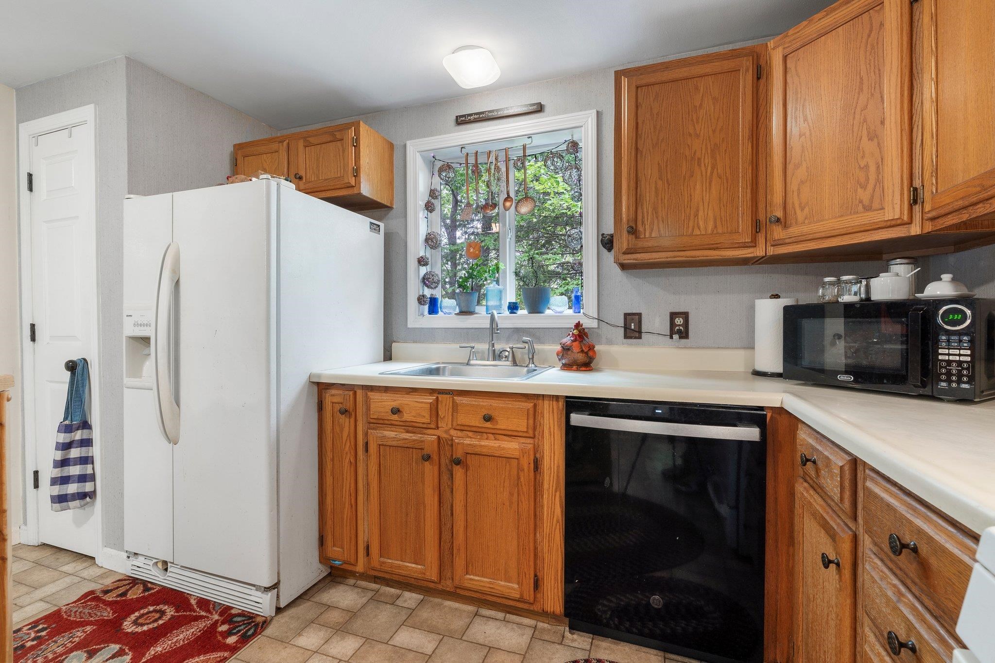 37 Thorndike Road Weare, NH 03281 - Photo 13 of 42