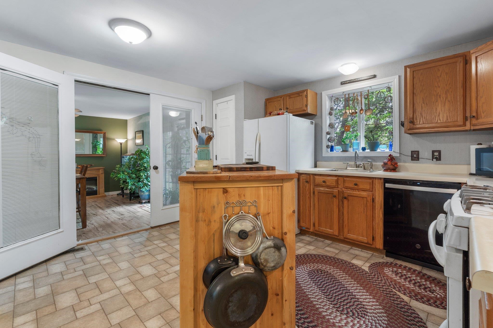 37 Thorndike Road Weare, NH 03281 - Photo 9 of 42