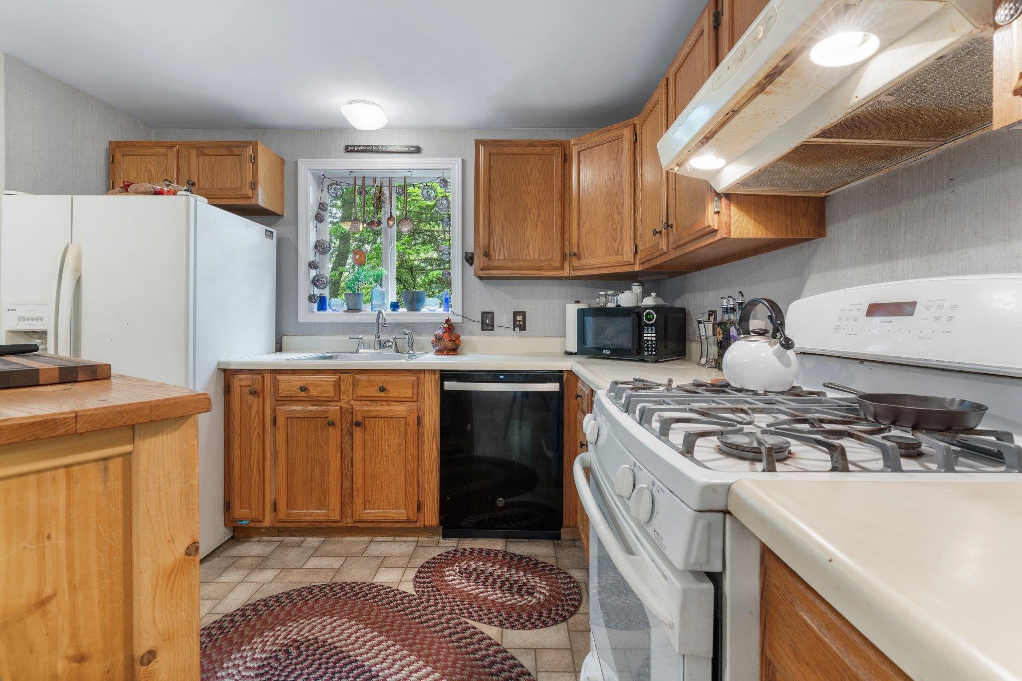 37 Thorndike Road Weare, NH 03281 - Photo 10 of 42