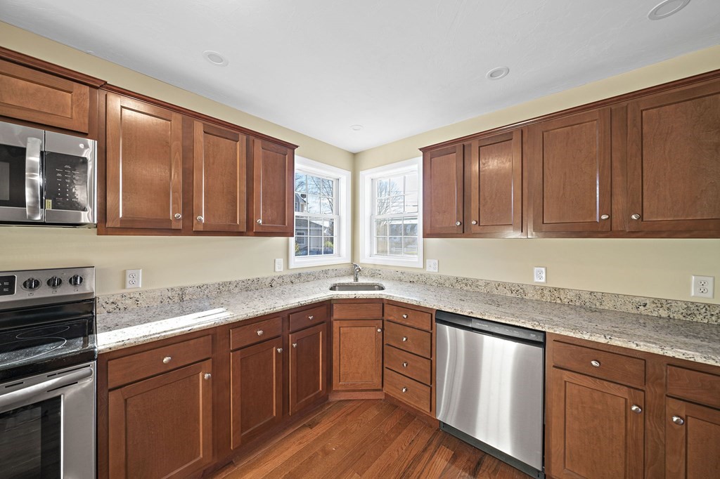 786 State Road, Unit B Plymouth, MA 02360 - Photo 4 of 30 Gallery Image 4