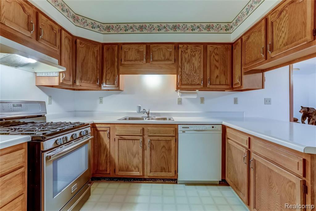 43160 Willis Road Belleville, MI 48111 - Photo 3 of 24