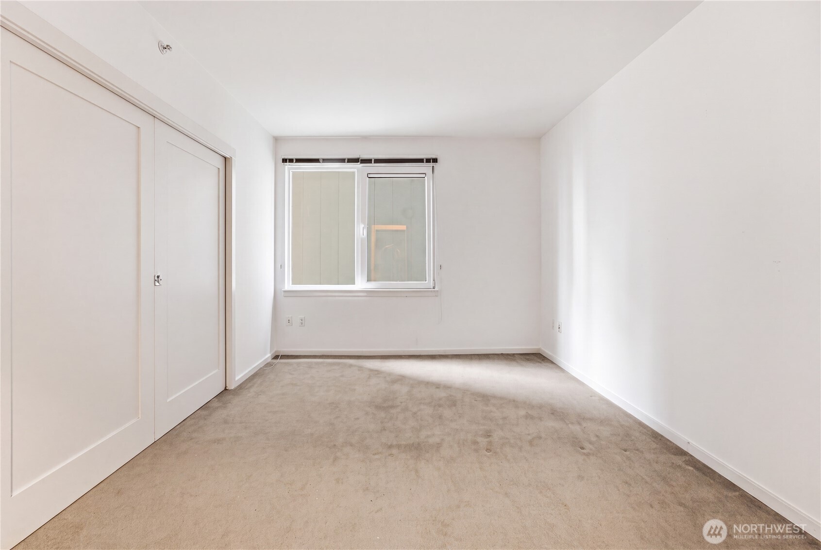76 Cedar Street, Unit 405 Seattle, WA 98121 - Photo 18 of 37