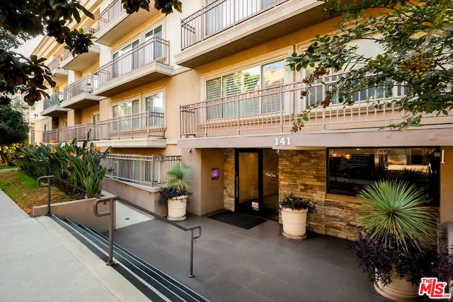 $585,000 | 141 South Clark Drive, Unit 216, West Hollywood, CA 90048