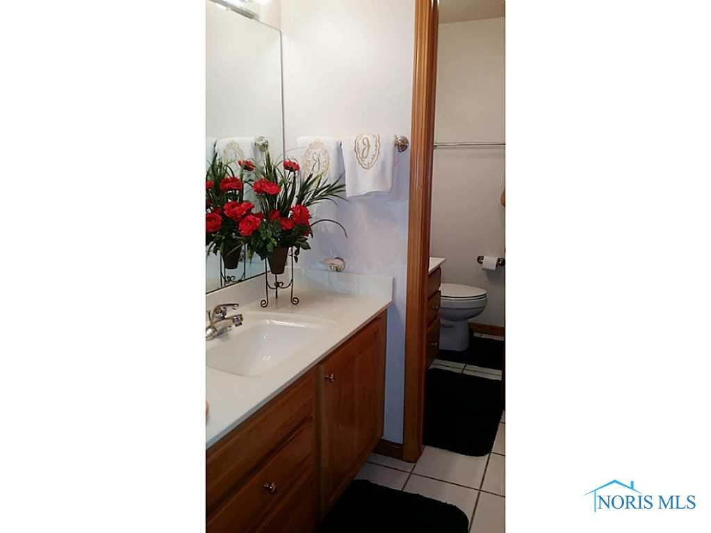 7360 Salisbury Road Maumee, OH 43537 - Photo 15 of 20 Full Bath.