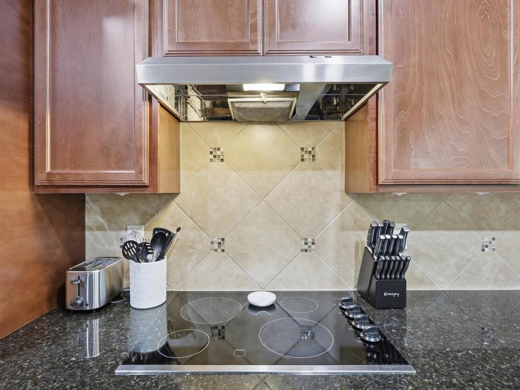 609 Racine Drive Oak Point, TX 75068 - Photo 8 of 30 Gallery Image 8