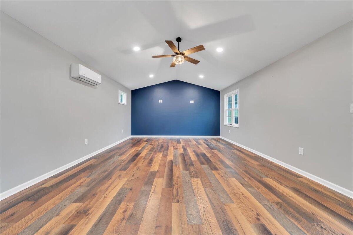 5914 Huntridge Road Roanoke, VA 24019 - Photo 12 of 69 11-MIB08964