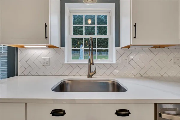 $464,500 | 5914 Huntridge Road, Roanoke, VA 24019
