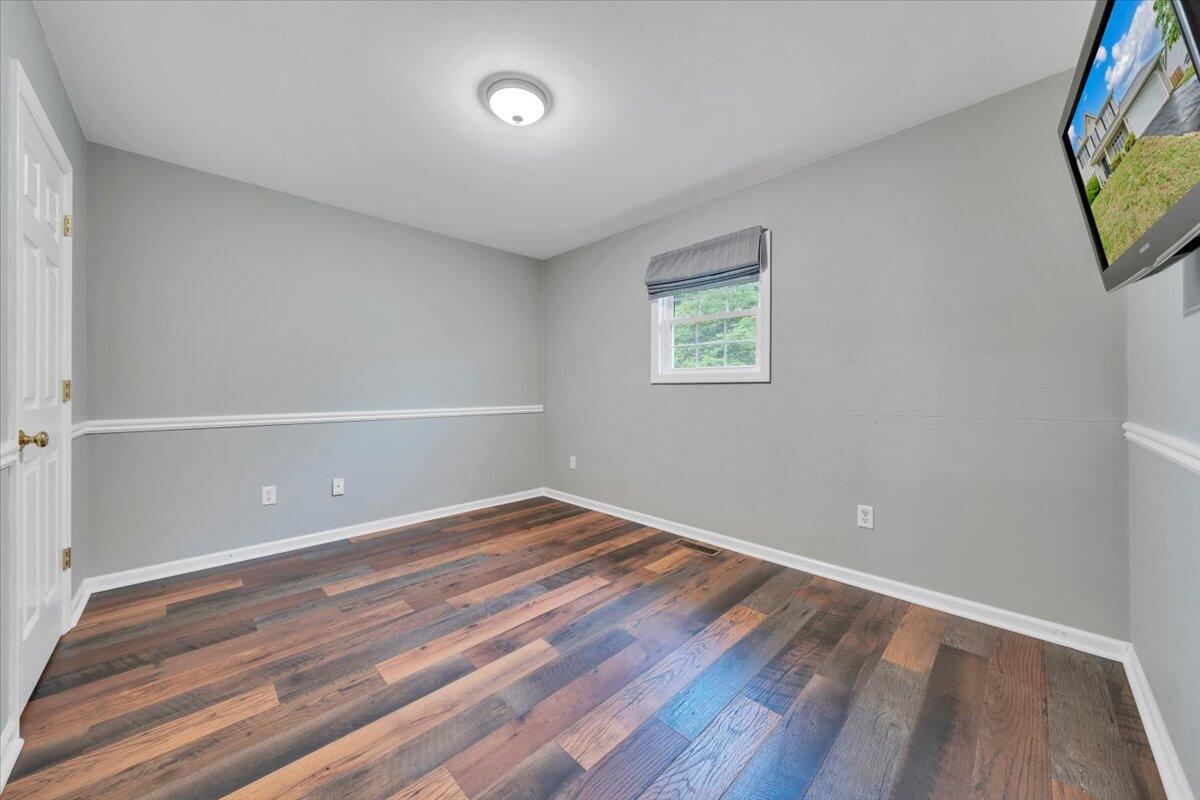 5914 Huntridge Road Roanoke, VA 24019 - Photo 47 of 69 46-MIB08985