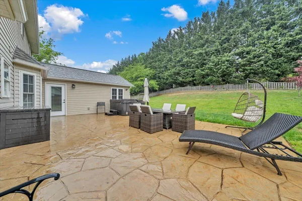 $464,500 | 5914 Huntridge Road, Roanoke, VA 24019