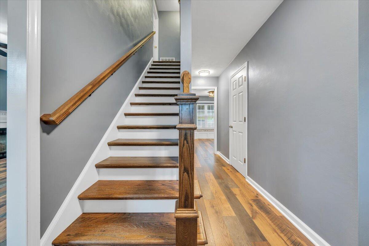 5914 Huntridge Road Roanoke, VA 24019 - Photo 6 of 69 05-MIB08895