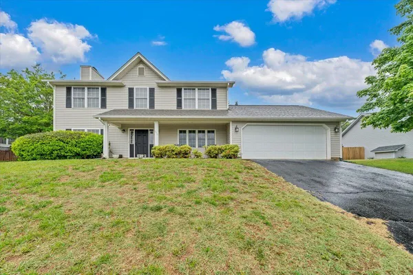 $464,500 | 5914 Huntridge Road, Roanoke, VA 24019