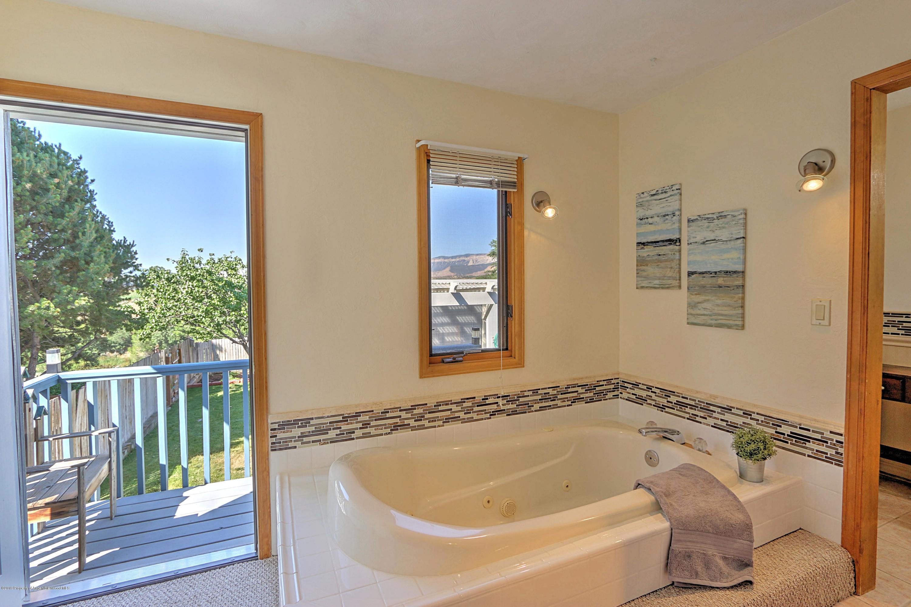 681 Mesa Avenue Rifle, CO 81650 - Photo 12 of 28 master bath