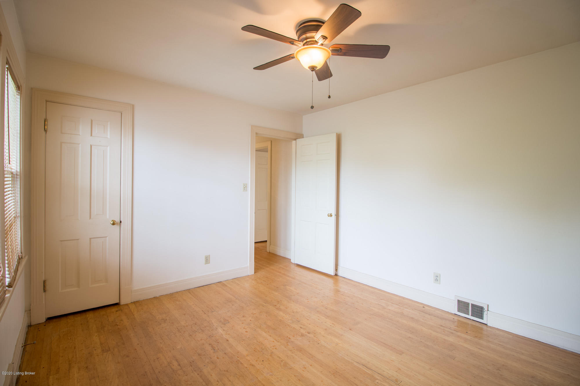 708 Braeview Road Louisville, KY 40206 - Photo 23 of 42 upstairs (8 of 10) (1)