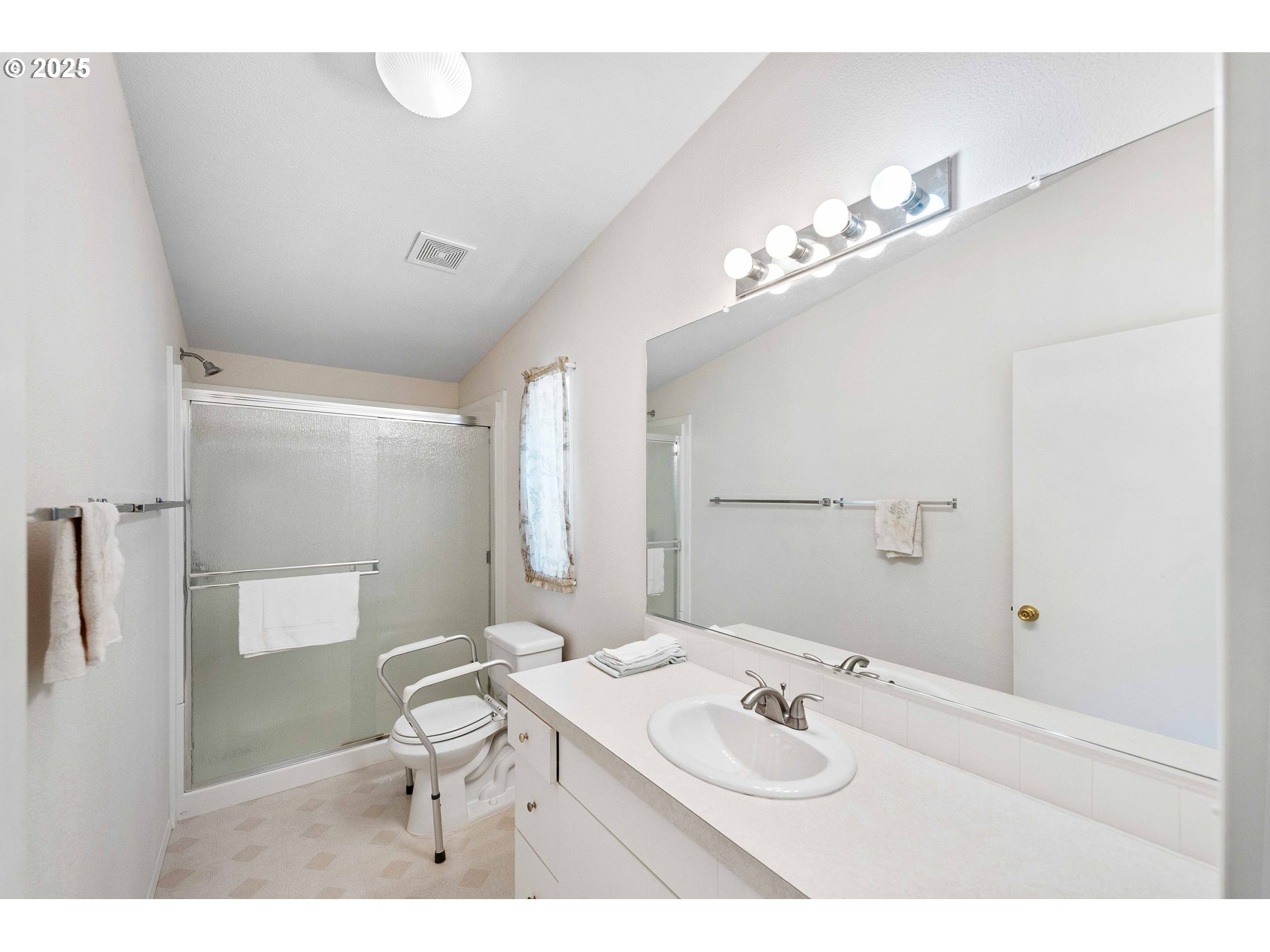 63604 Centennial Road Coos Bay, OR 97420 - Photo 13 of 26 Gallery Image 13