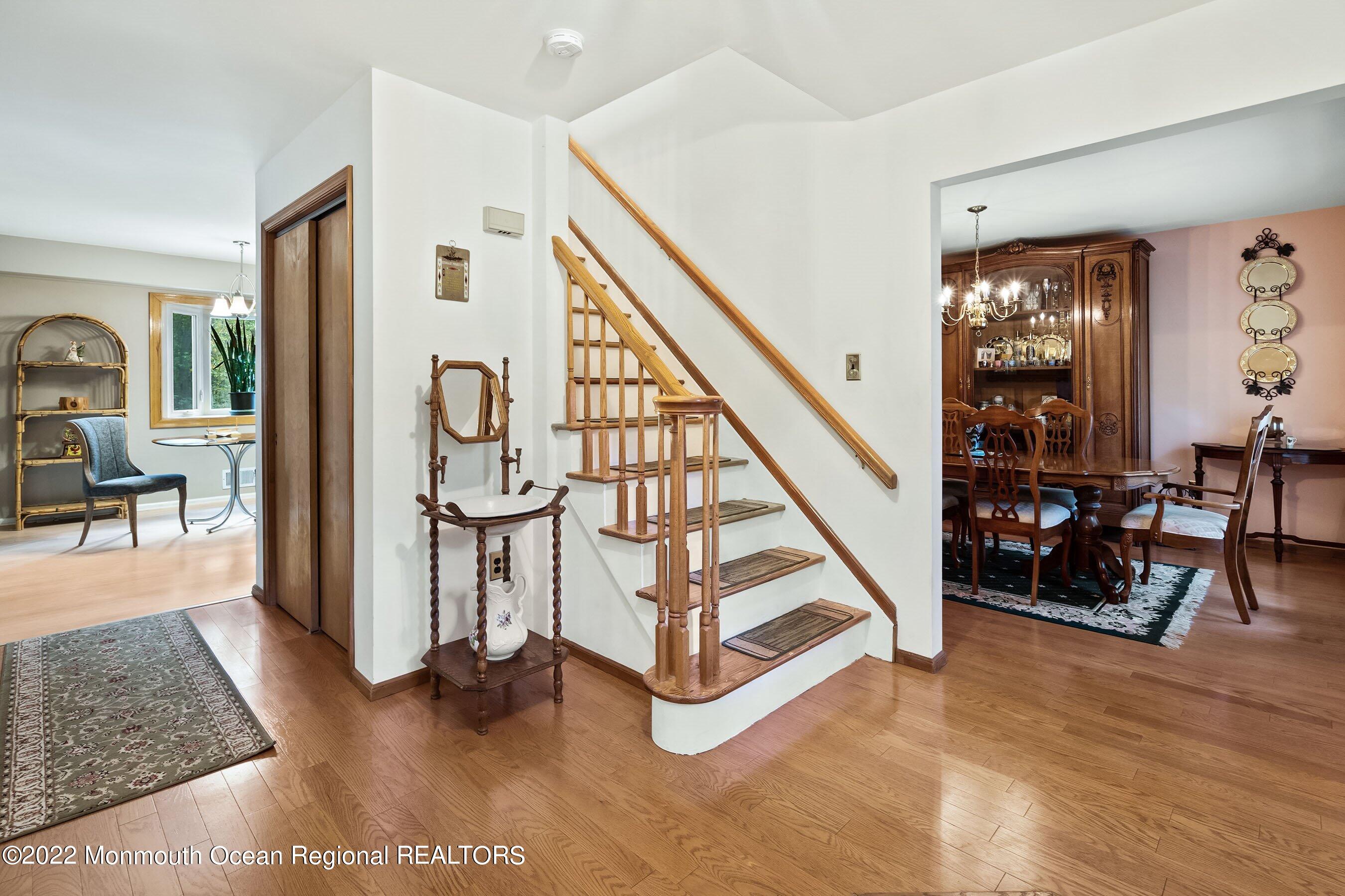 483 Brewers Bridge Road Jackson, NJ 08527 - Photo 8 of 38 08-Int3 Foyer1a