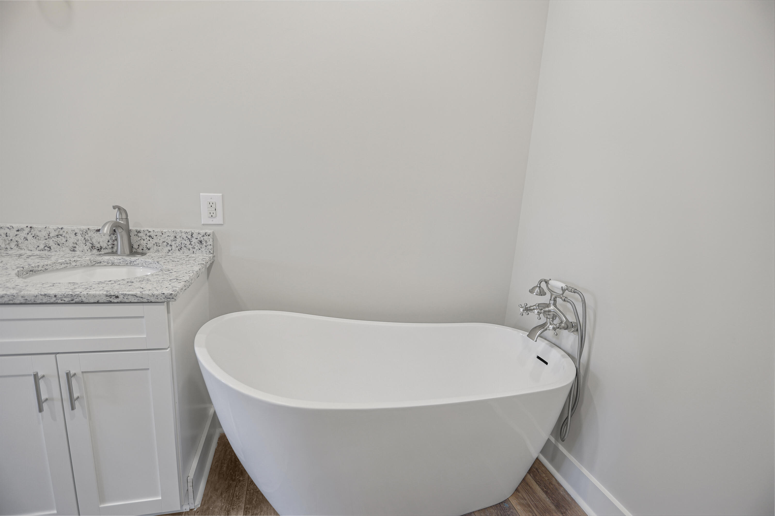 4055 State Rd S-8-52 St. Stephen, SC 29479 - Photo 17 of 30 Soaking Tub