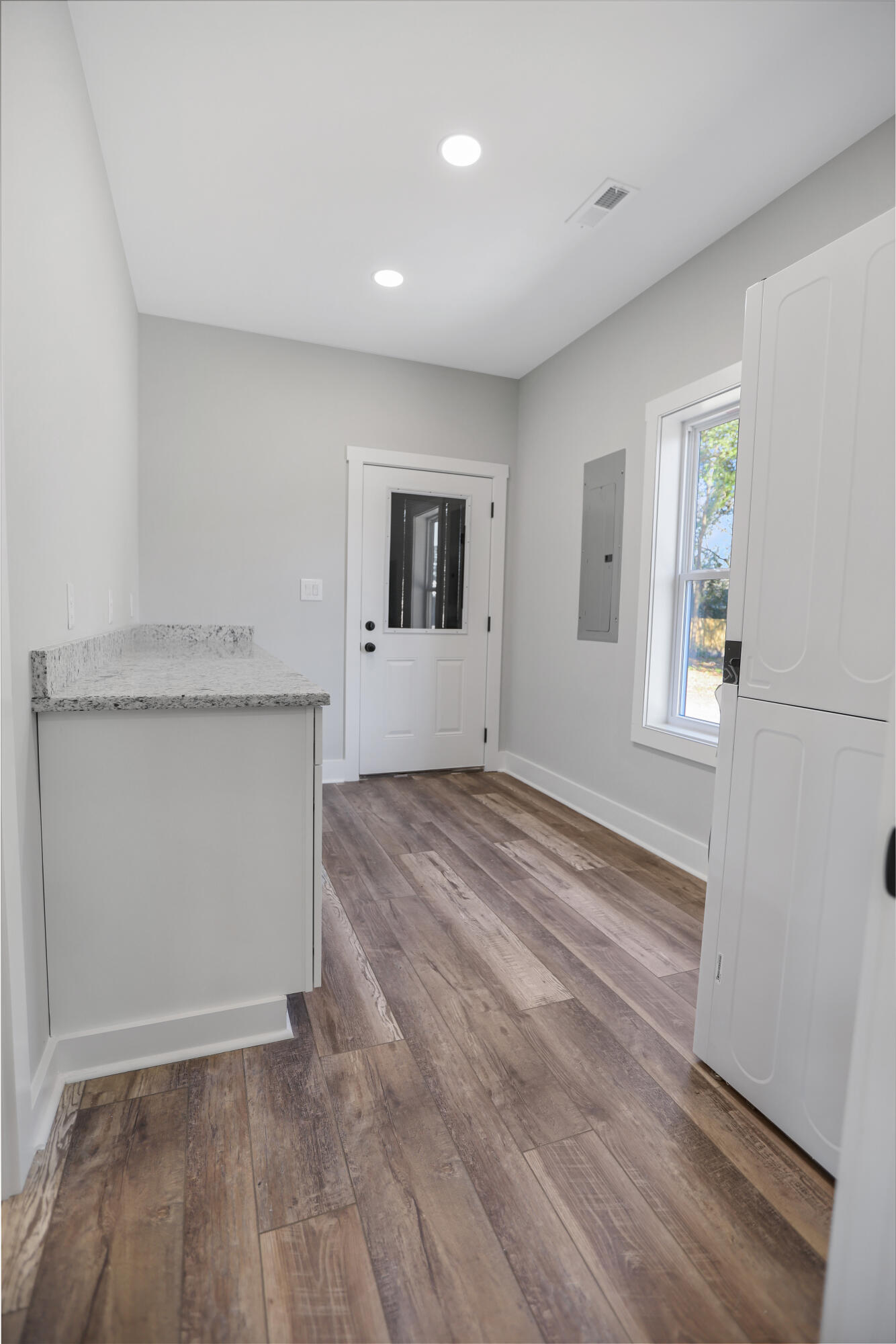 4055 State Rd S-8-52 St. Stephen, SC 29479 - Photo 26 of 30 Laundry Room