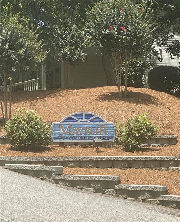 636 Balfour Road Winston-Salem, NC 27104 - Photo 1 of 28 Mayfield Condominium Entrance
