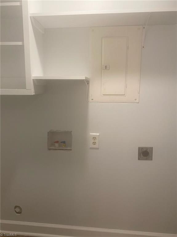 636 Balfour Road Winston-Salem, NC 27104 - Photo 16 of 28 Laundry Room