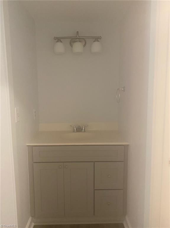 636 Balfour Road Winston-Salem, NC 27104 - Photo 22 of 28 Primary Sink