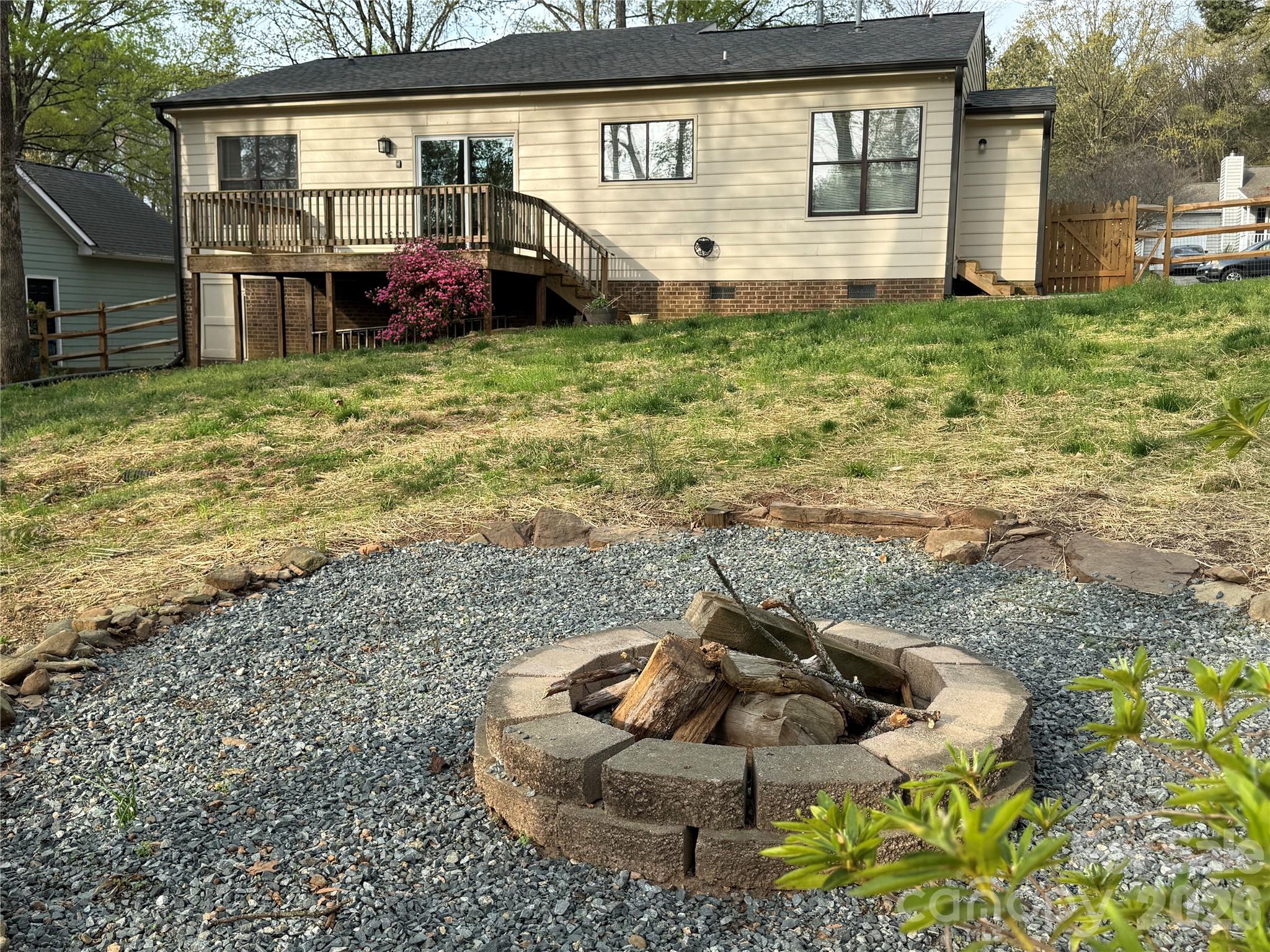 10129 Rockwood Road Charlotte, NC 28215 - Photo 27 of 36