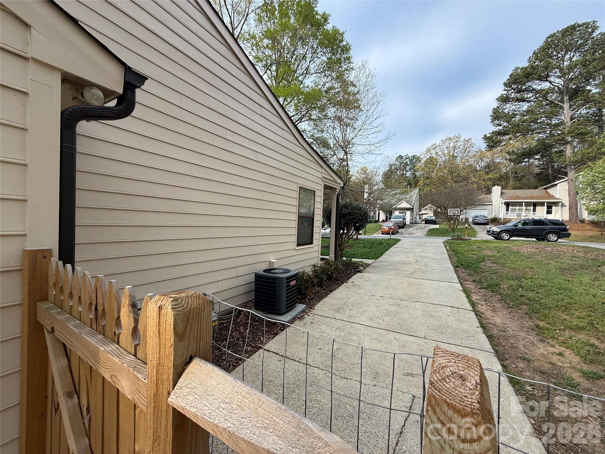 10129 Rockwood Road Charlotte, NC 28215 - Photo 31 of 36