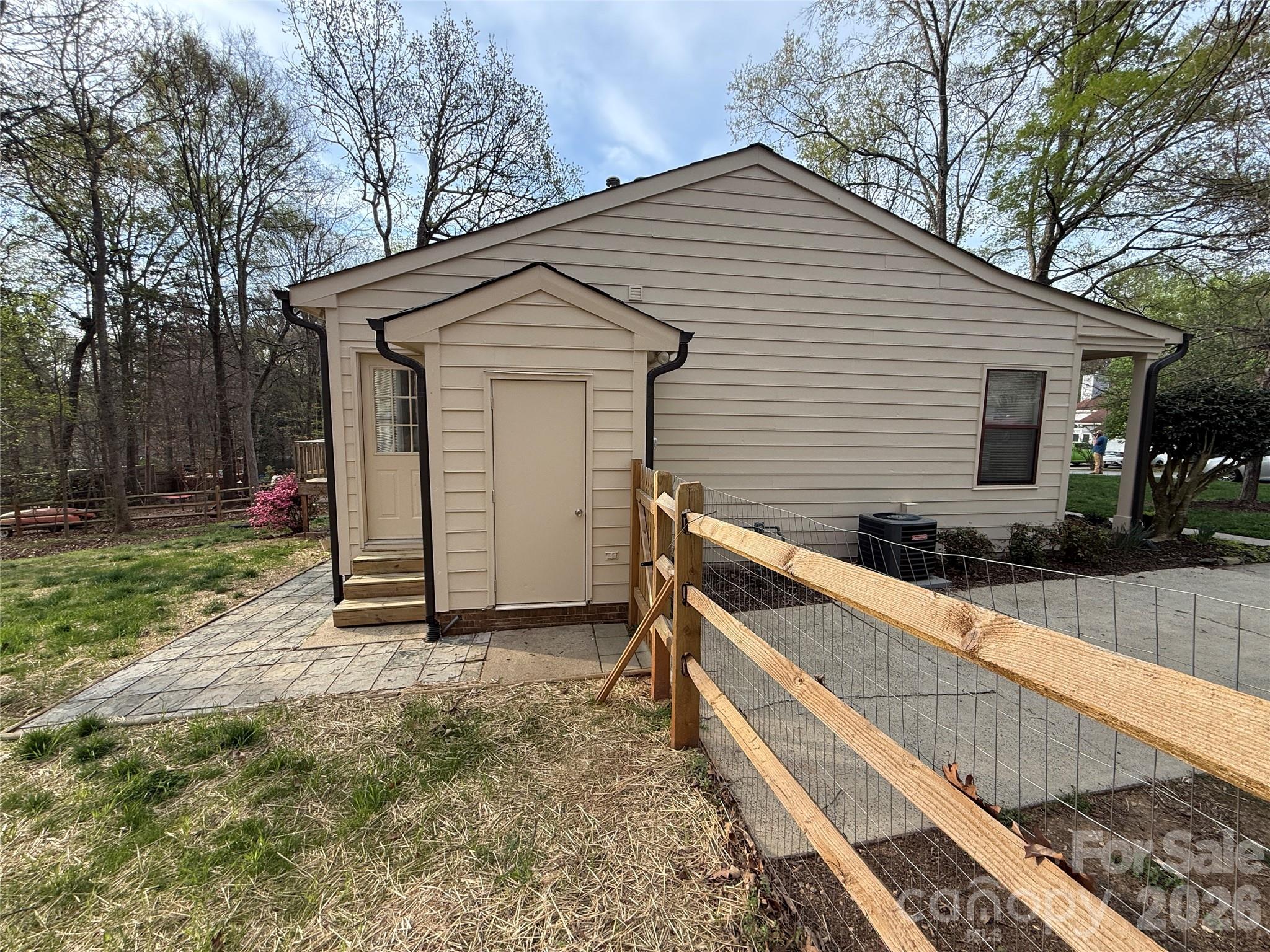 10129 Rockwood Road Charlotte, NC 28215 - Photo 32 of 36