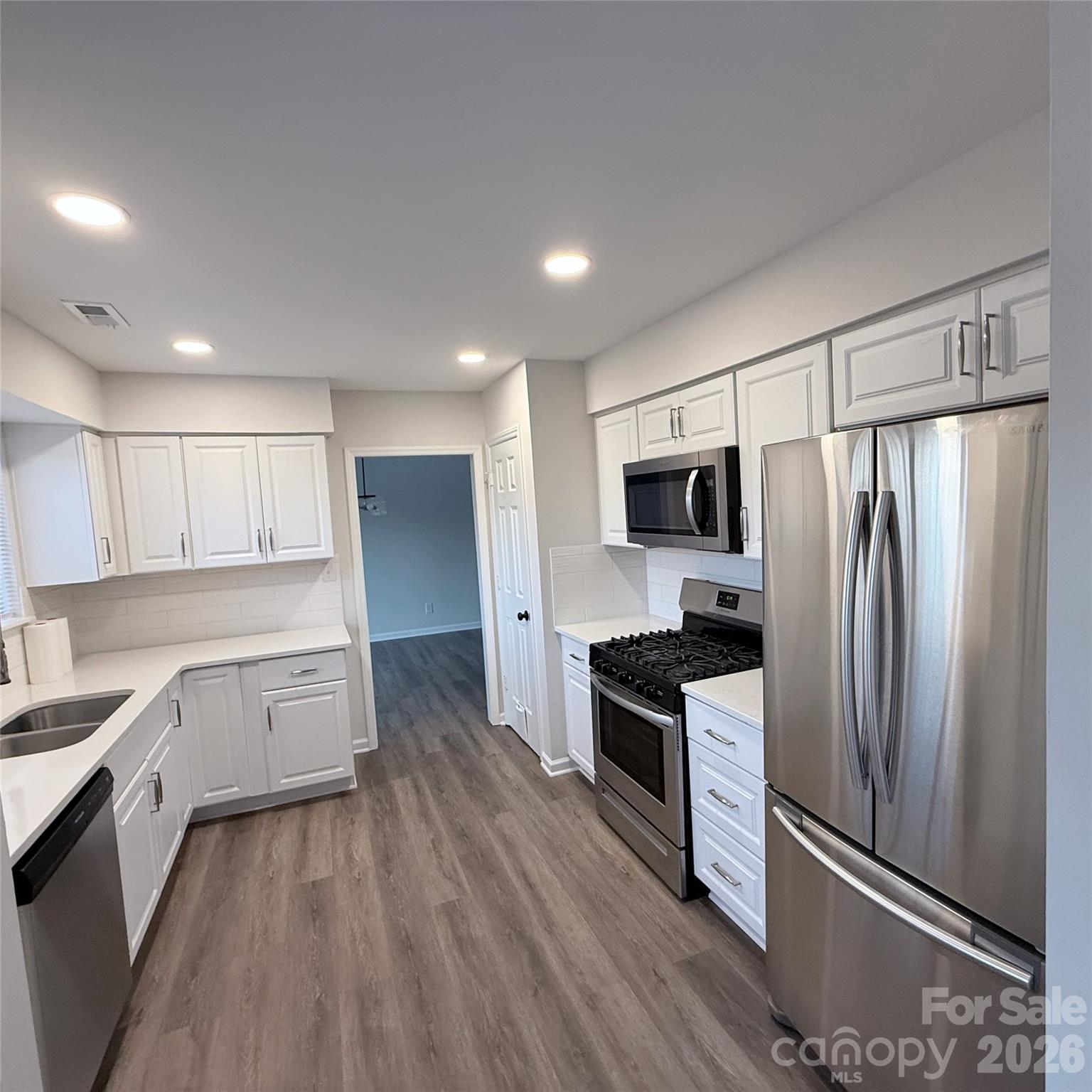 10129 Rockwood Road Charlotte, NC 28215 - Photo 9 of 36