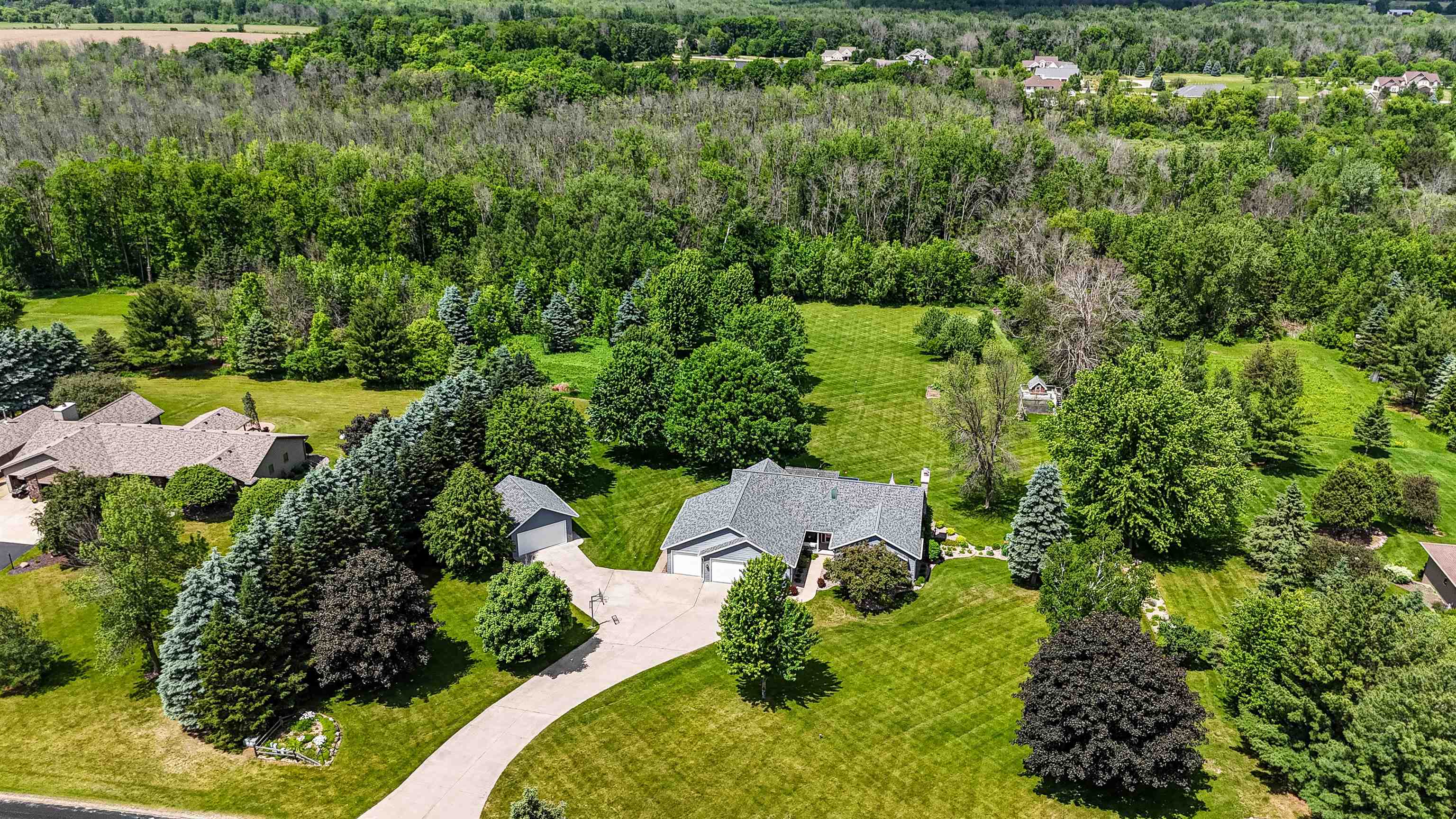 W9010 School Road Hortonville, WI 54944 - Photo 2 of 29