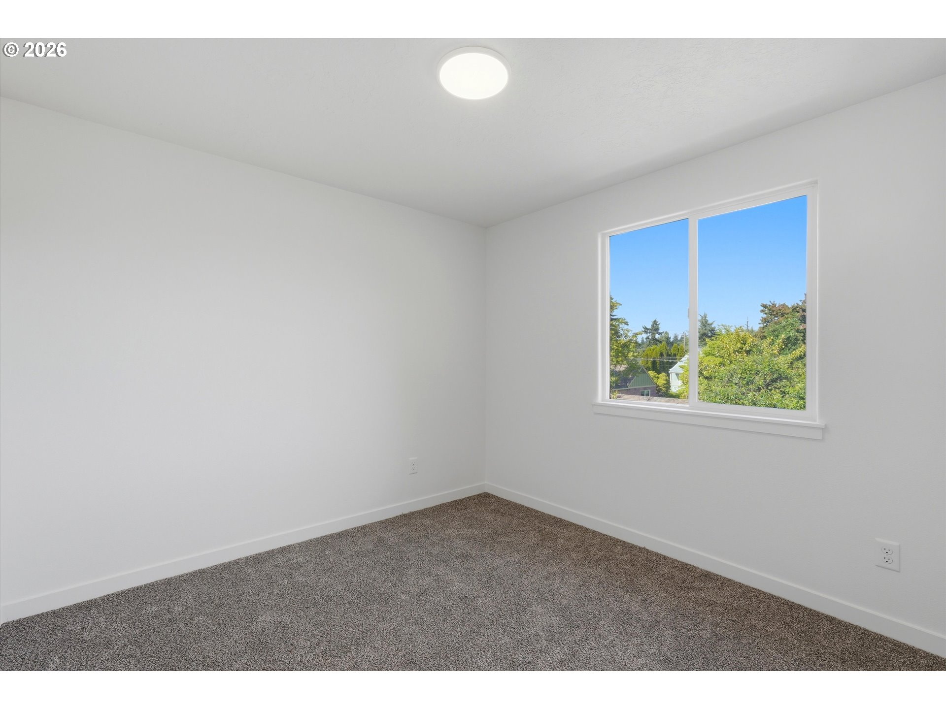 9827 North Ivanhoe Street Portland, OR 97203 - Photo 14 of 27