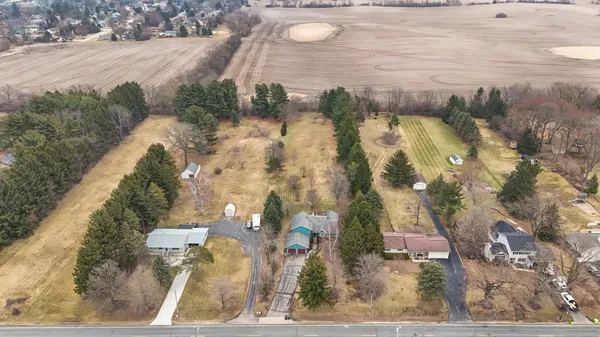 $1 | 735 South 2nd Street, Delavan, WI 53115
