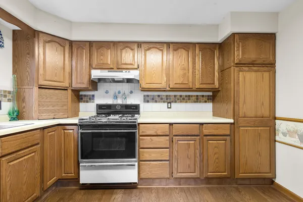 $1 | 735 South 2nd Street, Delavan, WI 53115