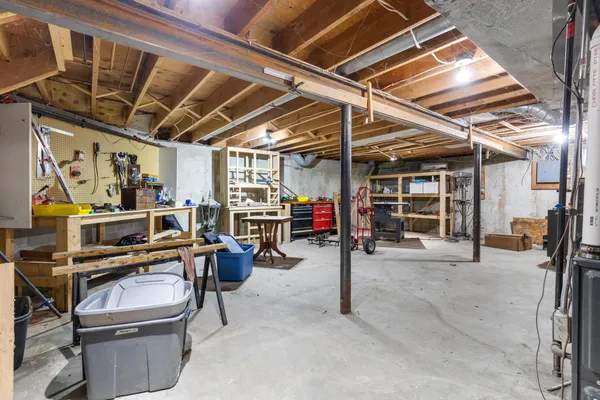 $1 | 735 South 2nd Street, Delavan, WI 53115