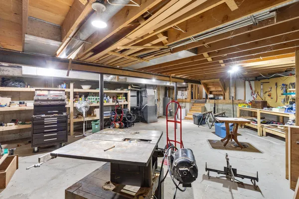 $1 | 735 South 2nd Street, Delavan, WI 53115