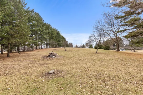 $1 | 735 South 2nd Street, Delavan, WI 53115