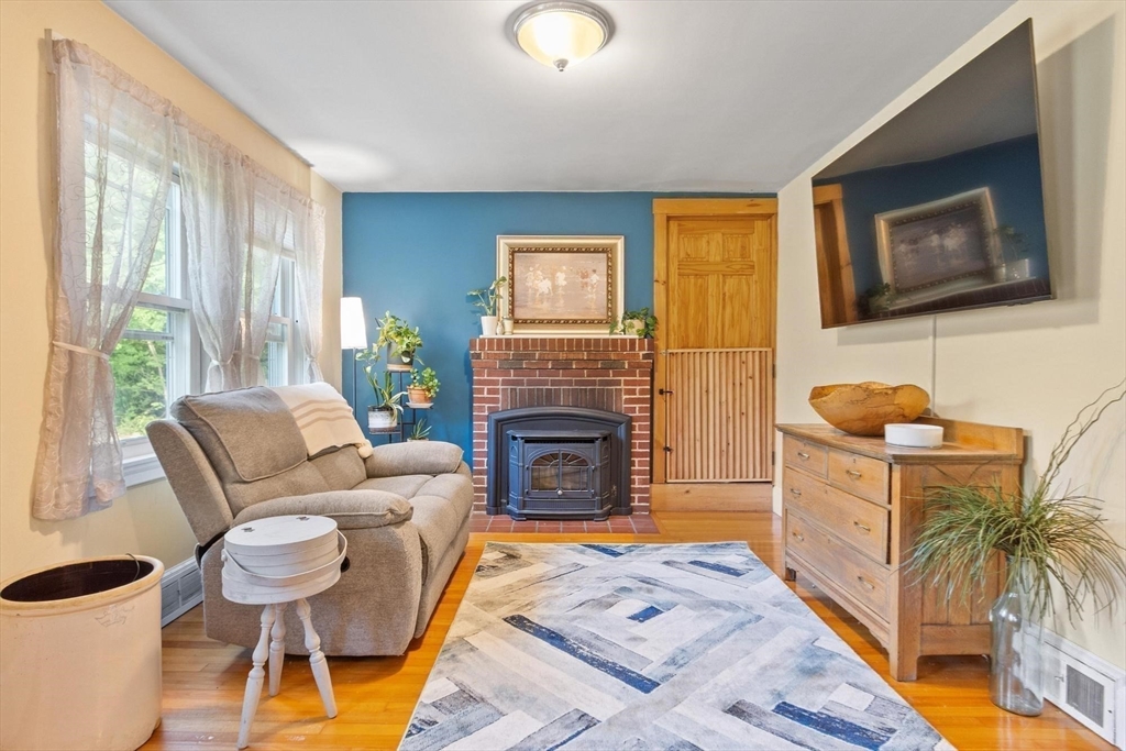 361 Mulpus Road Lunenburg, MA 01462 - Photo 18 of 42