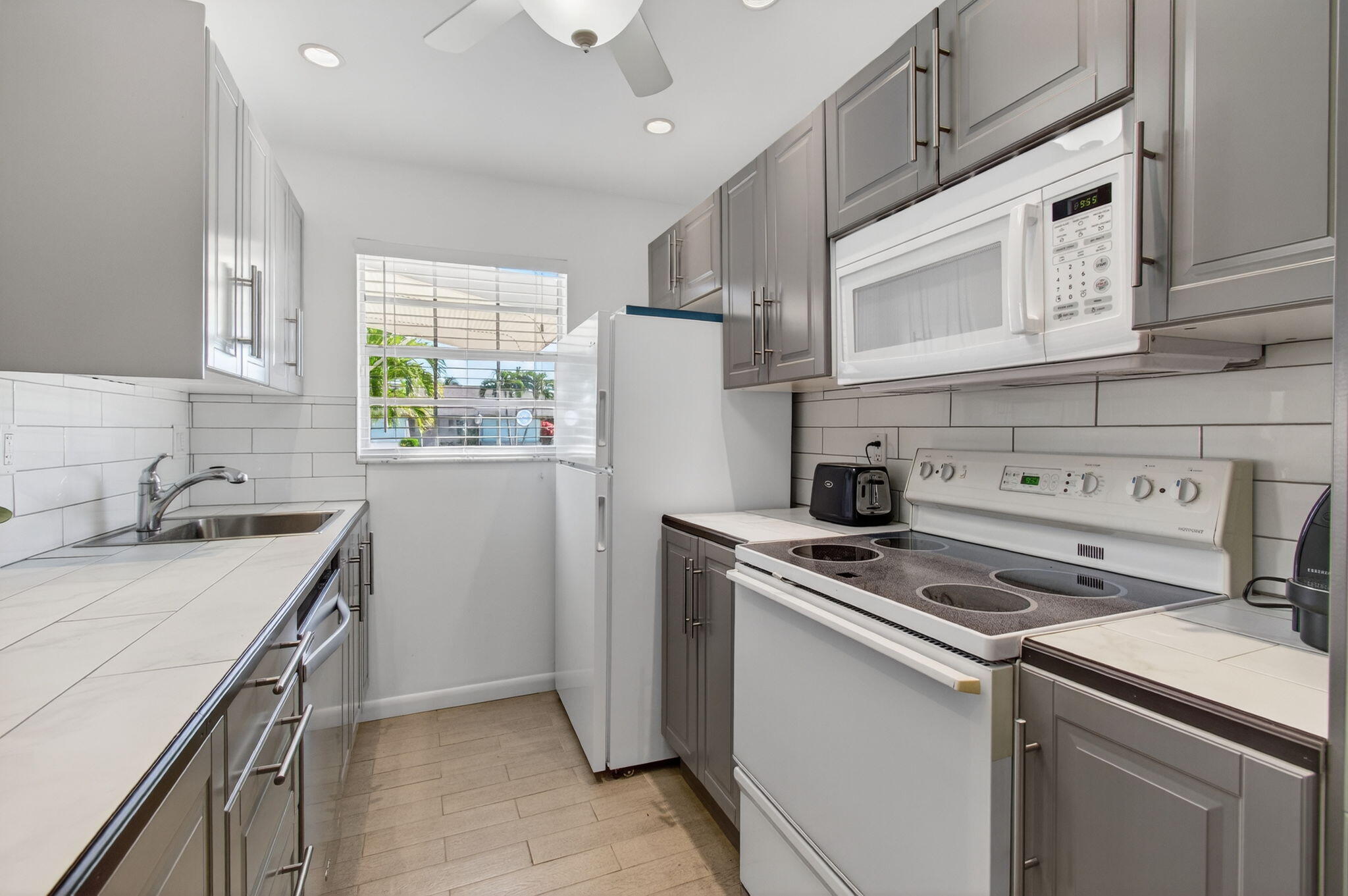 1382 High Point Way Northeast, Unit C Delray Beach, FL 33445 - Photo 24 of 67 25-web-or-mls-DSC_1844