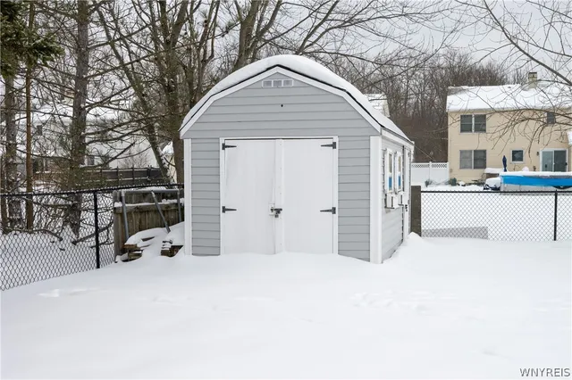 $359,900 | 43 Larkspur Lane, Amherst, NY 14228