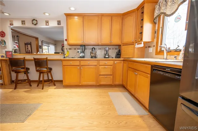 $359,900 | 43 Larkspur Lane, Amherst, NY 14228