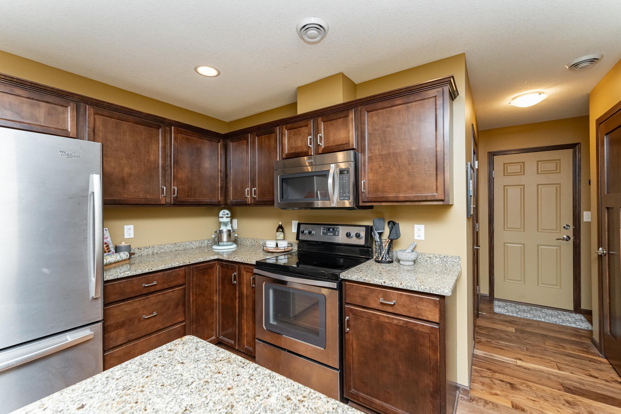 2481 Dallman Lane Southeast Rochester, MN 55904 - Photo 12 of 35 Gallery Image 12