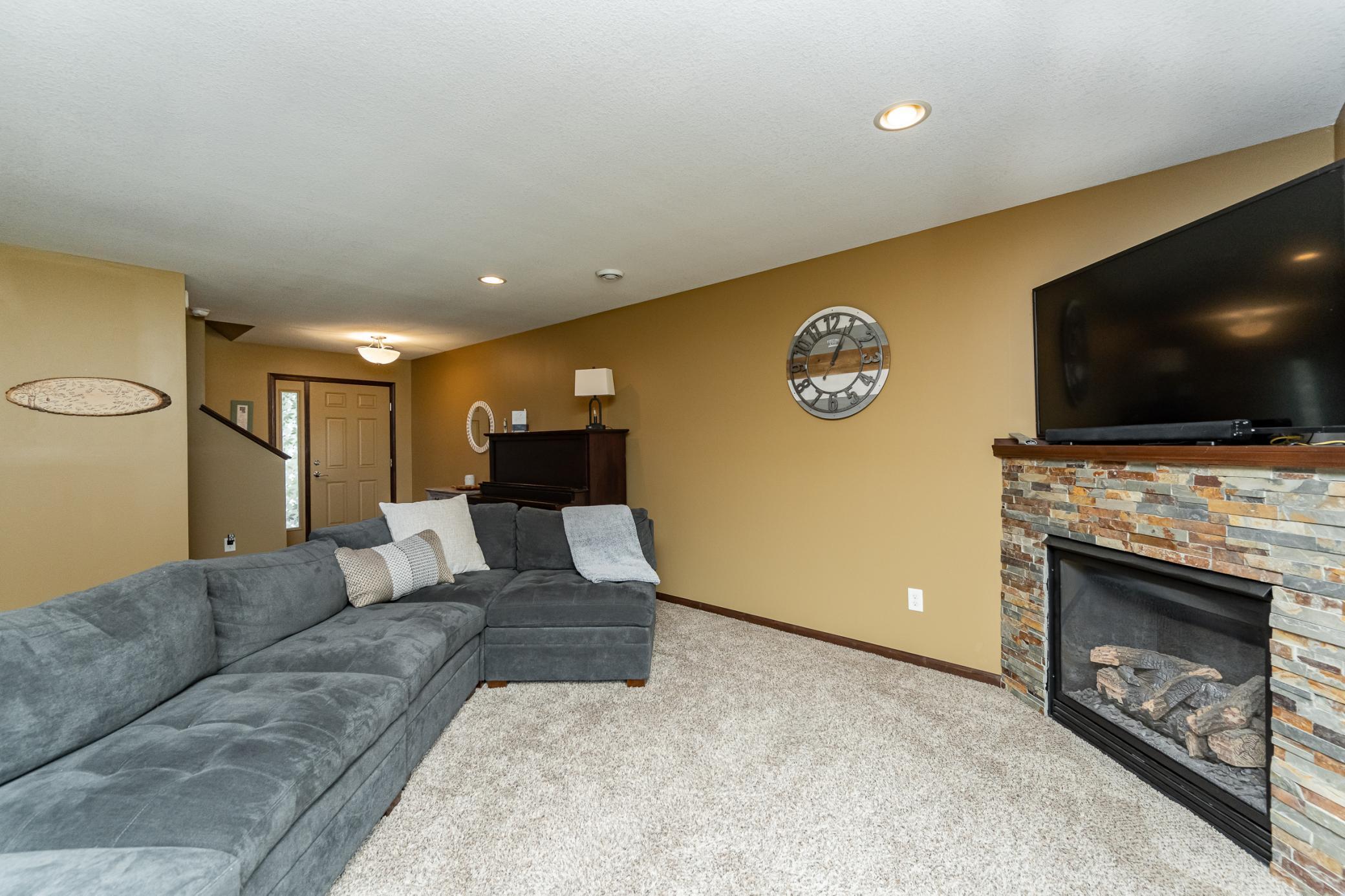 2481 Dallman Lane Southeast Rochester, MN 55904 - Photo 7 of 35 Gallery Image 7