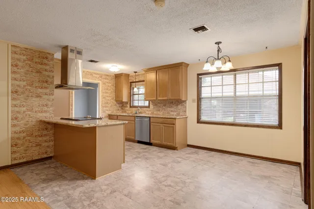 $199,900 | 216 Highland Drive, Lafayette, LA 70506