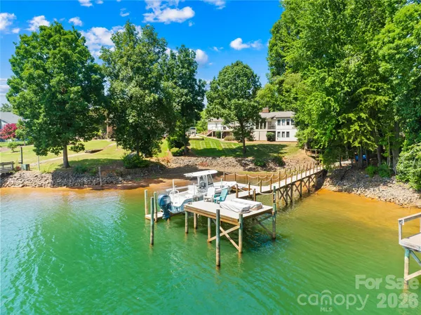 $1,750,000 | 3960 Burton Lane, Denver, NC 28037
