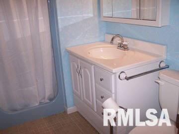 909 Rix Drive Marion, IL 62959 - Photo 5 of 5 Gallery Image 5