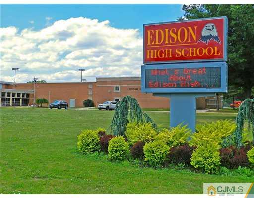 123 Winthrop Road Edison, NJ 08817 - Photo 19 of 22 a sign on the side of the building