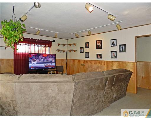 123 Winthrop Road Edison, NJ 08817 - Photo 10 of 22 a living room with furniture