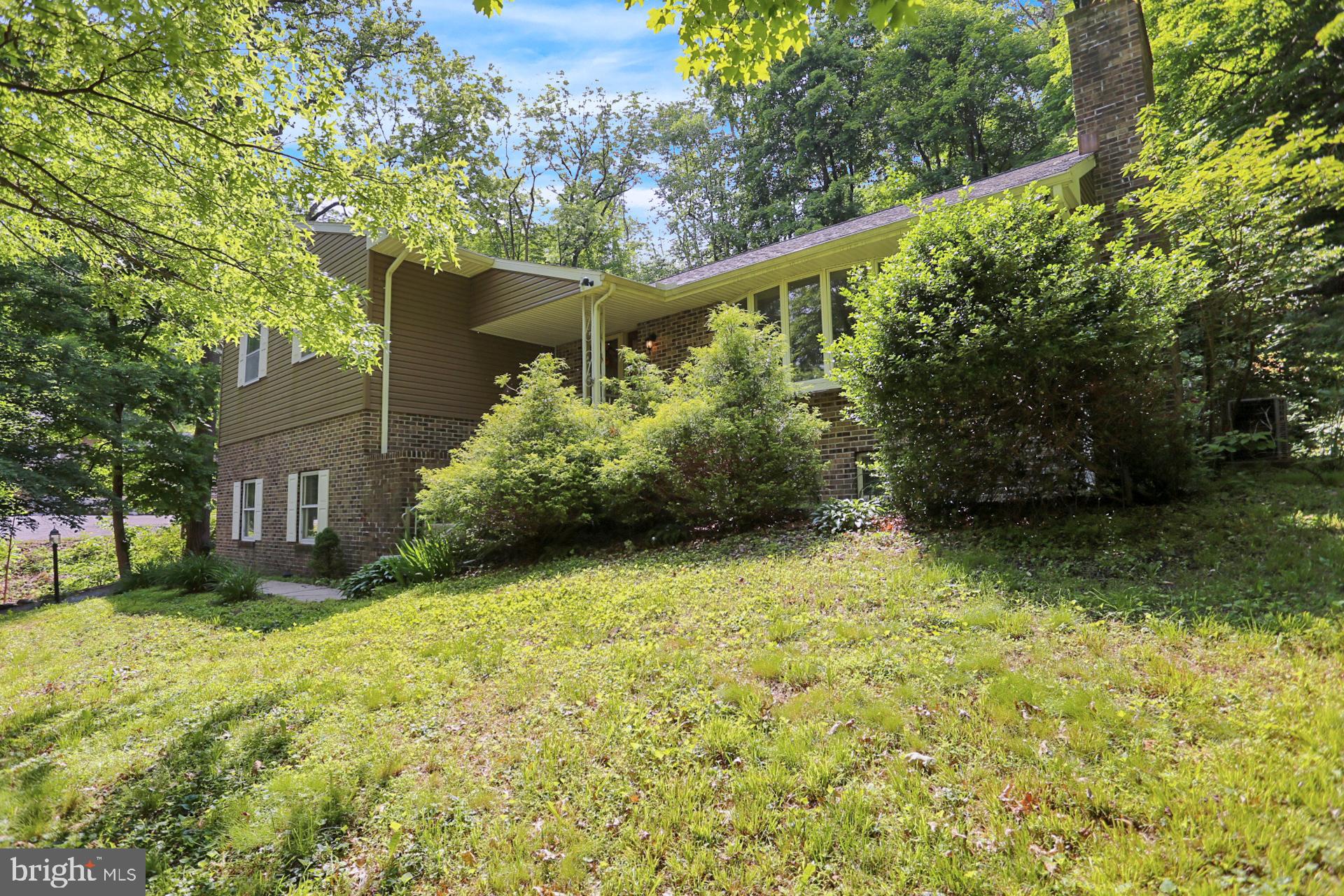 300 Mountain View Road Reading, PA 19607 - Photo 2 of 41