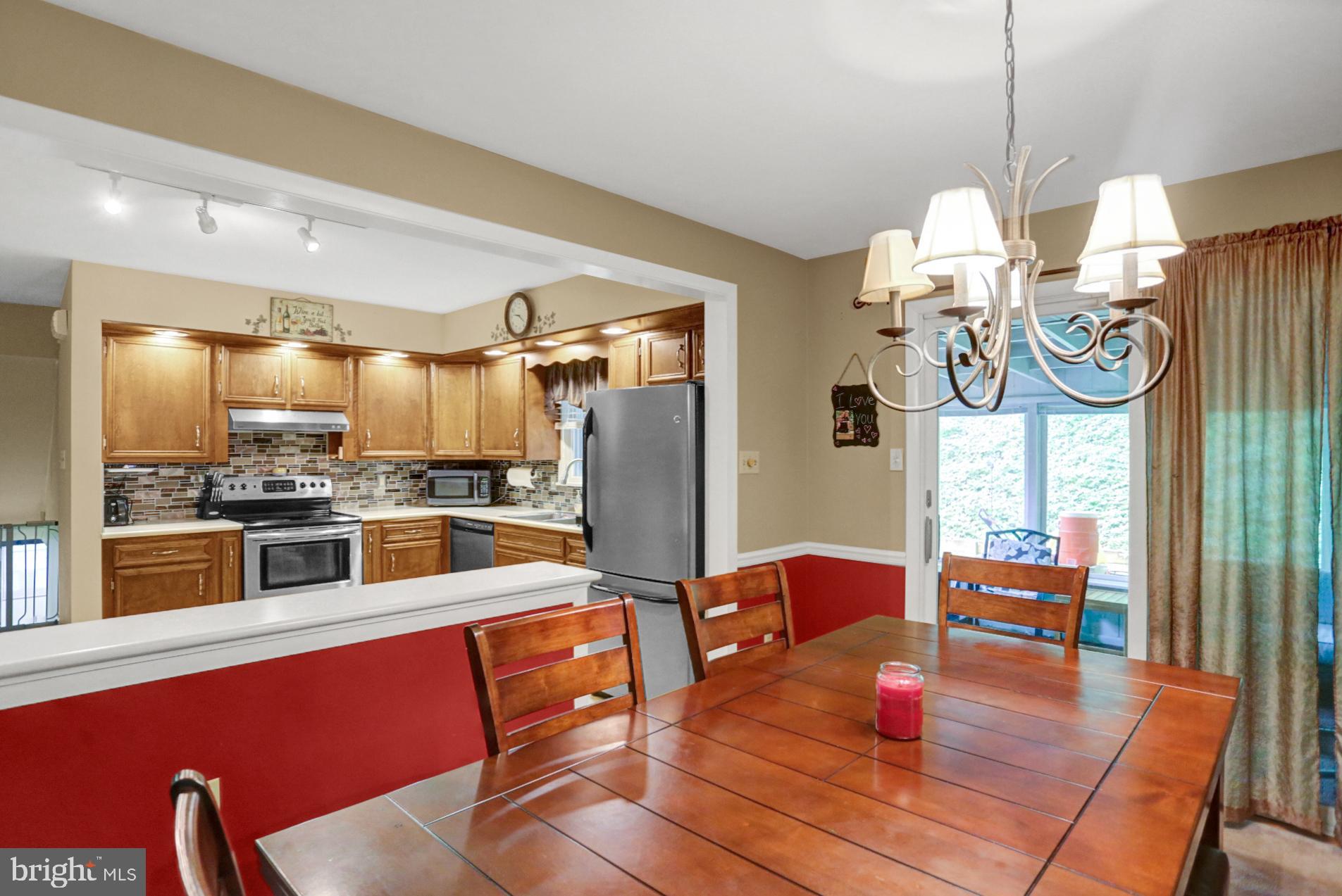 300 Mountain View Road Reading, PA 19607 - Photo 12 of 41
